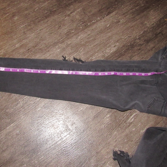 American Eagle Super Low Jegging distressed black size 8 - Picture 9 of 10